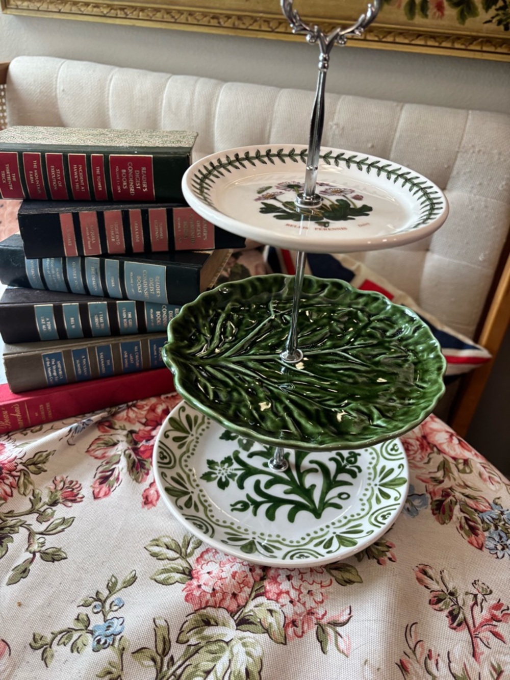 Portmeirion top  Green and White Three-Tier Ceramic Serving Stand